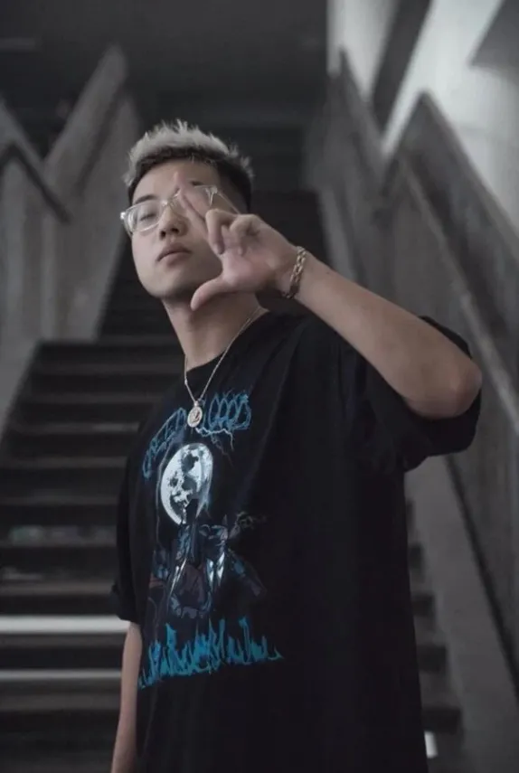 Rapper đốt vở học sinh Amsterdam lại gây tranh cãi khi miệt thị Jisoo (BLACKPINK) ảnh 1