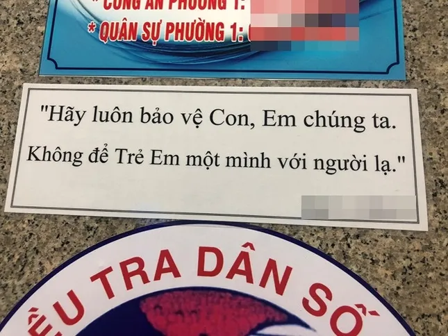 Một chung cư tại TP.HCM dán cảnh báo: "Không để trẻ em một mình với người lạ" ảnh 1