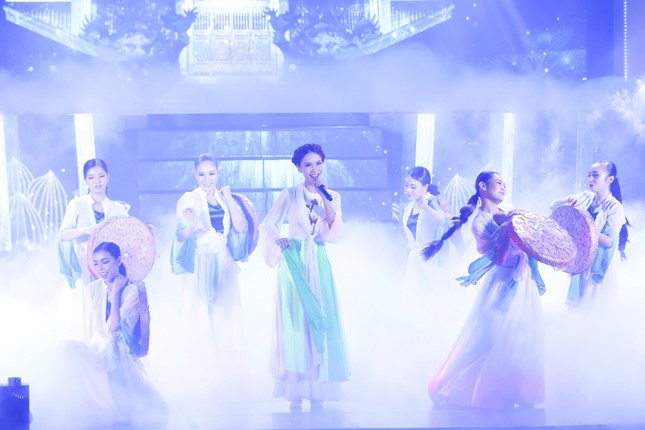 Sao Việt trình diễn hết mình trong liveshow kỷ niệm của vũ đoàn Bước Nhảy ảnh 2