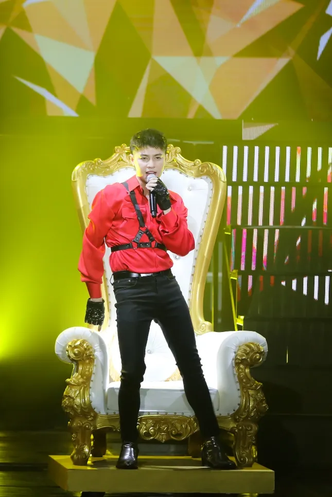 Sao Việt trình diễn hết mình trong liveshow kỷ niệm của vũ đoàn Bước Nhảy ảnh 9