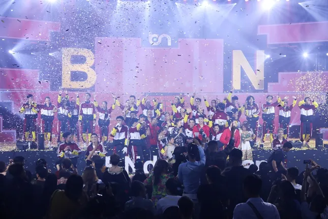 Sao Việt trình diễn hết mình trong liveshow kỷ niệm của vũ đoàn Bước Nhảy ảnh 10