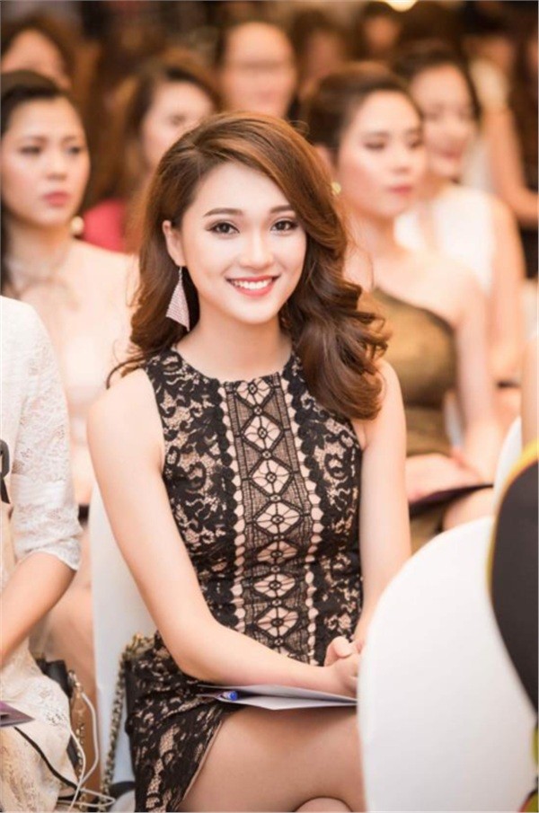 Đăng ảnh "cô gái quen quen" lên Facebook, Văn Đức xóa ngay nhưng vẫn bị lộ "người ấy là ai" ảnh 3