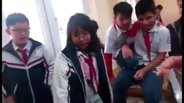 Lại xôn xao clip nữ sinh cấp 2 đánh bạn dã man ngay tại lớp ảnh 3