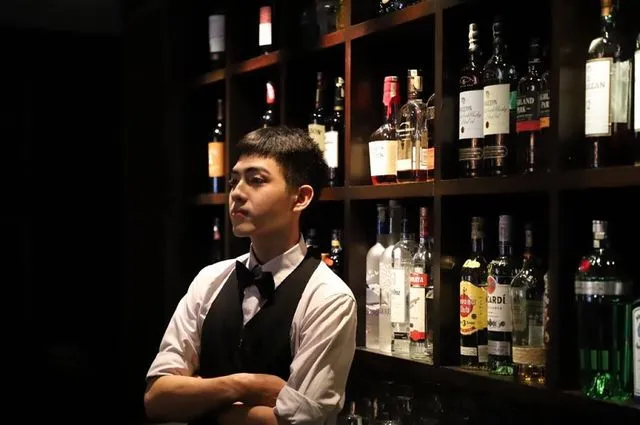 “Hot boy bàn bên” ĐH Tôn Đức Thắng khiến dân mạng rần rần tìm kiếm ảnh 6