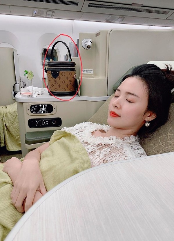 Midu kể lại hành trình ly kì đi tìm chiếc túi xách giá trị bị thất lạc tại Hàn Quốc ảnh 2