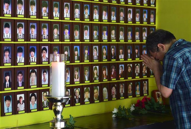 Đau lòng cô bé mất cả gia đình trong tai nạn chìm phà Sewol bị bắt nạt ảnh 1