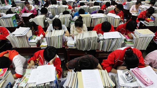 Các nước trên thế giới giải quyết vấn nạn gian lận trong thi cử như thế nào? ảnh 2