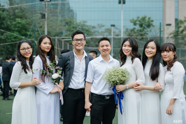 Ngẩn ngơ trước vẻ đẹp duyên dáng của nữ sinh trường Ams trong "Ngày hội Áo dài" ảnh 3