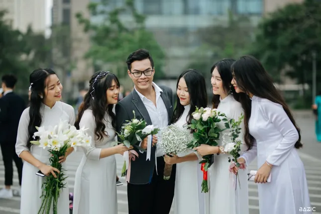 Ngẩn ngơ trước vẻ đẹp duyên dáng của nữ sinh trường Ams trong "Ngày hội Áo dài" ảnh 4