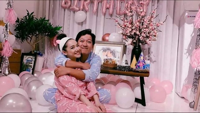 Trường Giang ngọt ngào thể hiện tình cảm với bà xã Nhã Phương ngay giữa sự kiện ảnh 4