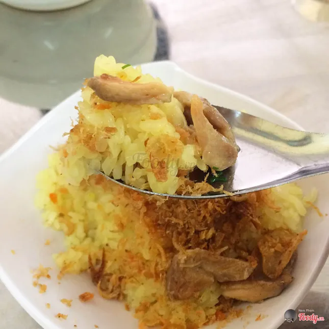 Hà Nội: Thử ngay cháo, xôi, bún cá hồi ngon ngọt trên phố Kim Ngưu ảnh 2