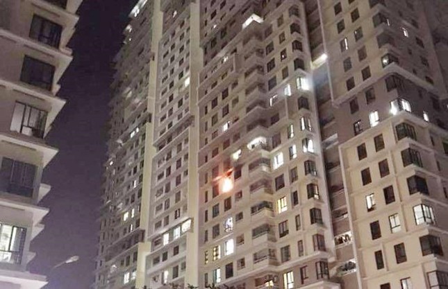 Cháy chung cư The Eratown ở Sài Gòn, mọi người đập cửa tháo chạy ảnh 1