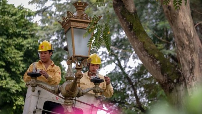Giá điện mùa nắng nóng tăng cao, sinh viên phải tiết kiệm làm sao? ảnh 1
