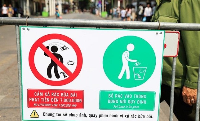 Lắp camera ghi hình, phạt 7 triệu về hành vi xả rác ở phố đi bộ, người dân nói gì? ảnh 1