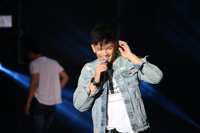 Trọng Hiếu "chạy" show khắp ba châu lục chỉ trong vòng 15 ngày ảnh 2
