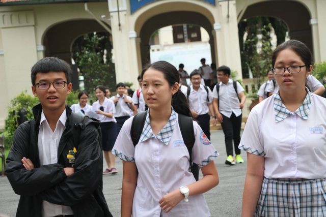 Cả nhà ăn ngủ không yên trước giờ G chọn nguyện vọng lớp 10 ảnh 2