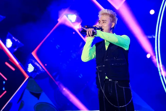 ĐH Cần Thơ đón đợt "bão sao" với sự xuất hiện của Trường Giang, Hoà Minzy, AMEE và Han Sara ảnh 5