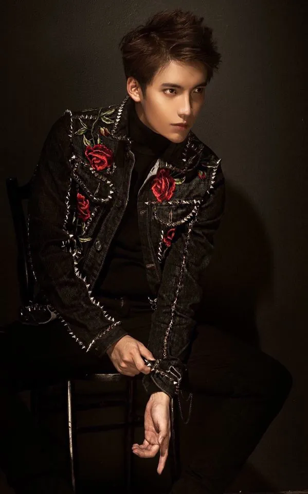 Gây tranh cãi khi "đụng hàng" với trang phục của Lisa (Black Pink), stylist của Bảo Anh nói gì? ảnh 4