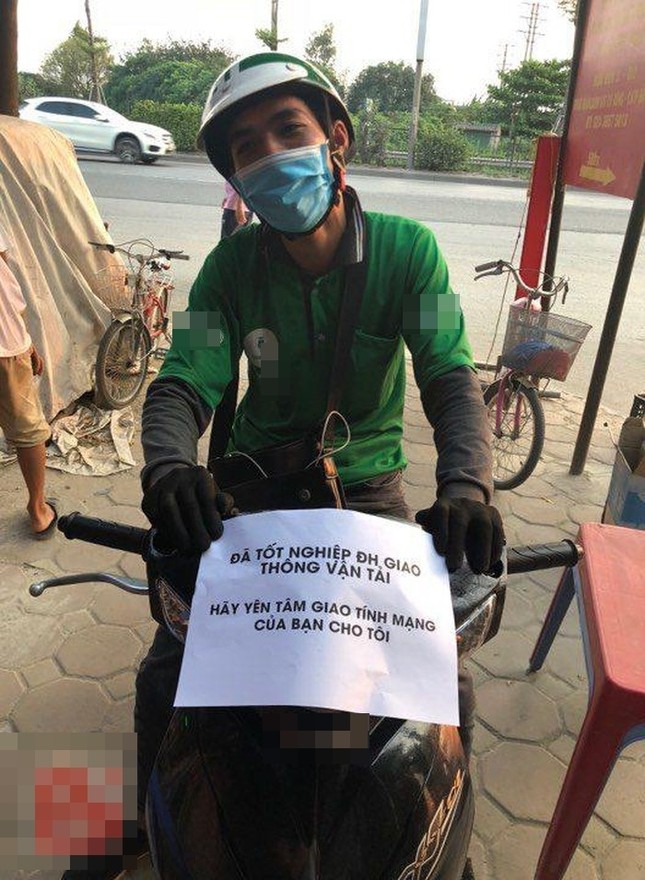 Những "chàng trai vàng trong làng đưa đón": Hết lắp wifi miễn phí đến nịnh khách cực đáng yêu ảnh 4