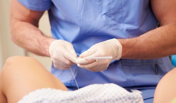 Nữ sinh bị dụ dỗ bán trứng bất hợp pháp với giá hơn 300 triệu đồng ảnh 2