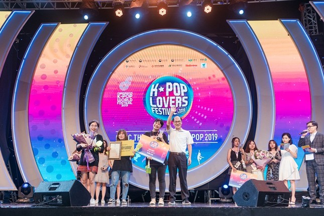 Hà Nội: Giới trẻ "quẩy" cực sung tại lễ hội K-pop Lovers và vòng loại Changwon K-pop World Festival 2019 ảnh 11