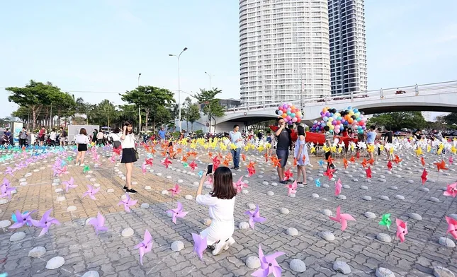Chơi gì cuối tuần: Hiểu sử Việt qua tác phẩm văn học, "thả dáng" xinh giữa Lễ hội chong chóng ảnh 3
