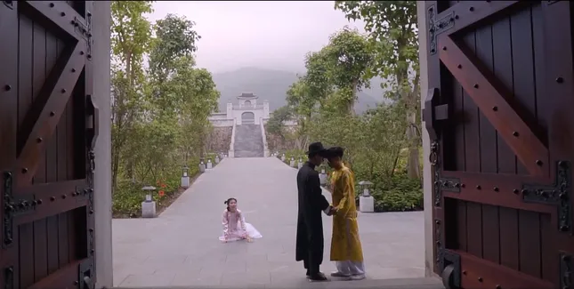 Chi Pu làm "Anh ơi ở lại" buồn rơi nước mắt, bản parody của teen Quảng Ninh lại hài hết nấc! ảnh 2