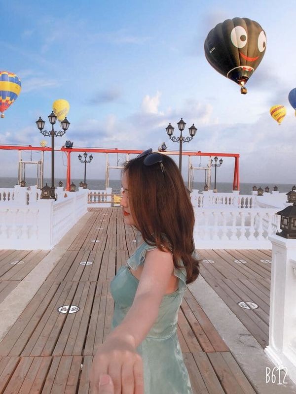Ai mà ngờ ở Thanh Hóa lại có cầu cảng trắng muốt, xinh đẹp như "bờ Tây nước Mỹ" thế này ảnh 13
