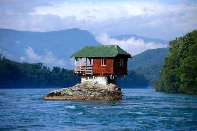 Câu chuyện về ngôi nhà “cô độc” nhất thế giới ảnh 2