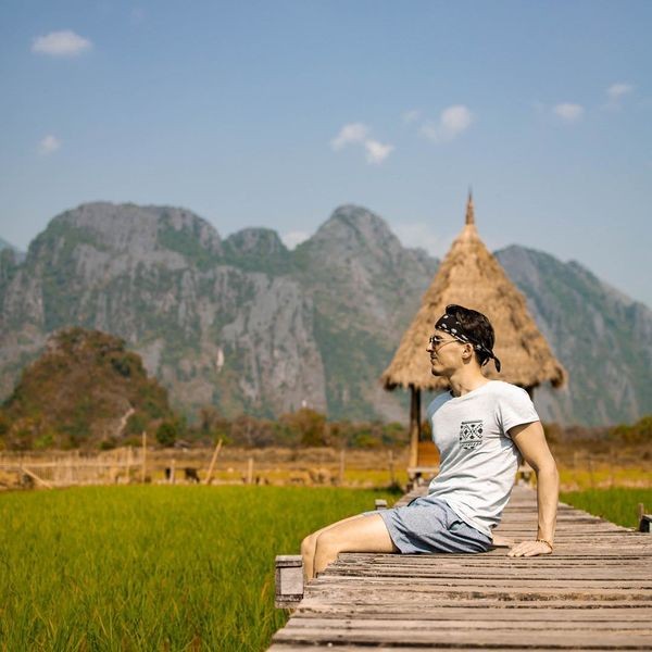 Cây cầu gỗ giữa đồng ruộng xanh rì khiến người ta phải thốt lên: Lào đẹp đến thế này ư? ảnh 3