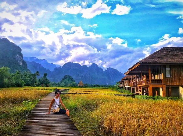Cây cầu gỗ giữa đồng ruộng xanh rì khiến người ta phải thốt lên: Lào đẹp đến thế này ư? ảnh 9