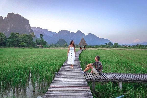 Cây cầu gỗ giữa đồng ruộng xanh rì khiến người ta phải thốt lên: Lào đẹp đến thế này ư? ảnh 25