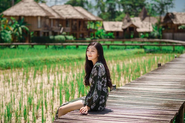 Cây cầu gỗ giữa đồng ruộng xanh rì khiến người ta phải thốt lên: Lào đẹp đến thế này ư? ảnh 26