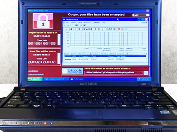 Chiếc laptop gom 6 loại virus nguy hiểm nhất giá 1,2 triệu đô la ảnh 1