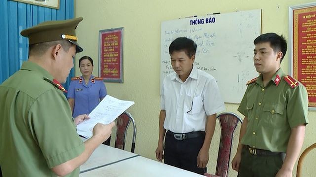 Sơn La, nâng điểm thi giá 1 tỷ đồng: Bằng lương 30 năm làm nghề giáo! ảnh 1