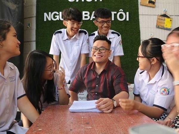 Bài tập về nhà đặc biệt của thầy giáo dạy Văn khiến cả học sinh và phụ huynh bất ngờ ảnh 3