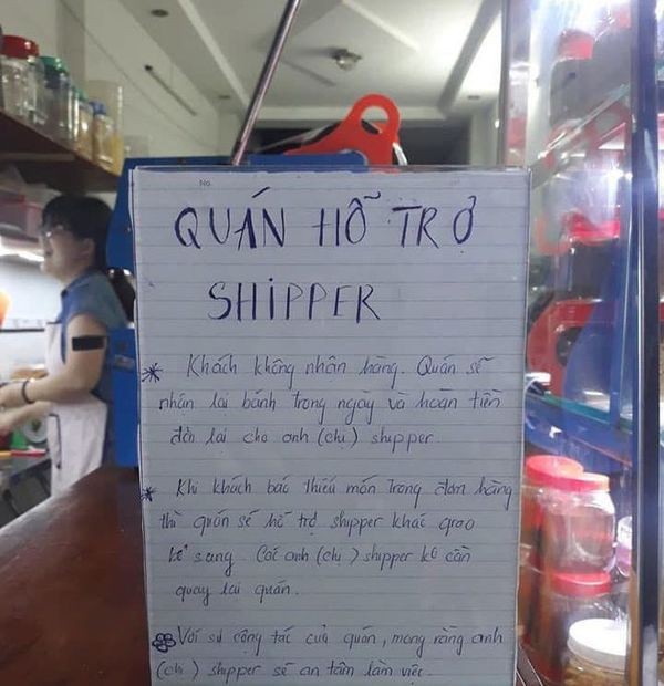 Thương shipper thường xuyên bị "bom hàng", chủ quán Sài Gòn ra quy định "có tâm" ảnh 1