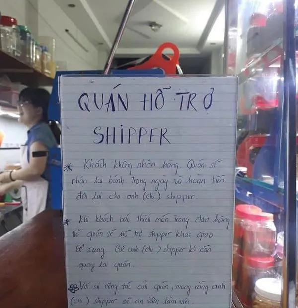Thương shipper thường xuyên bị "bom hàng", chủ quán Sài Gòn ra quy định "có tâm" ảnh 1