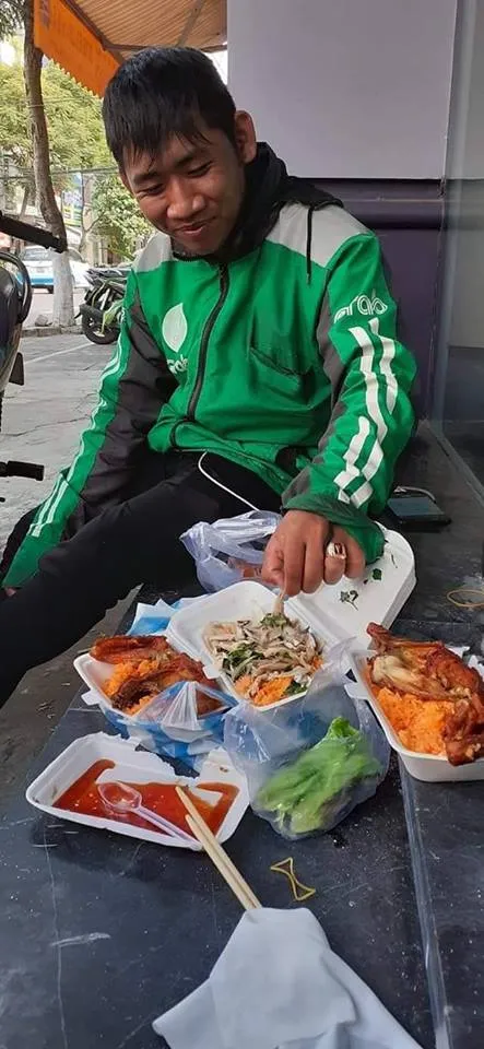 Thương shipper thường xuyên bị "bom hàng", chủ quán Sài Gòn ra quy định "có tâm" ảnh 2