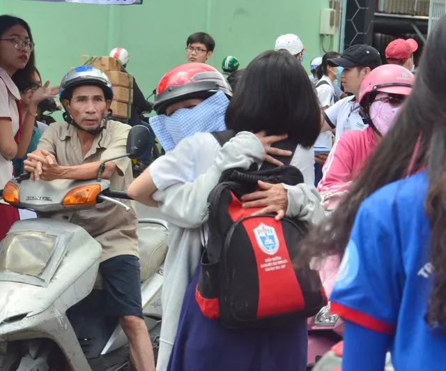 “Thi xong rồi, đi chơi thôi con!" ảnh 3