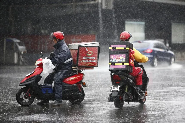 Cuộc sống "chạy đua với thời gian" của các shipper trẻ ở Trung Quốc ảnh 3