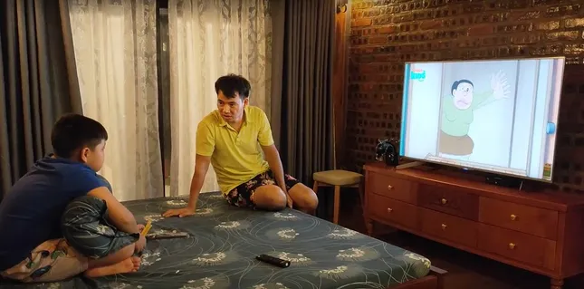 Xuân Bắc "đầu hàng" trước cậu con trai lém lỉnh với lý do xem tivi có một không hai ảnh 1