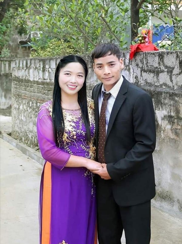 Mang ảnh bố mẹ lên mạng nhờ chỉnh sửa, chàng trai "hoảng hồn" khi nhận lại kết quả ảnh 3