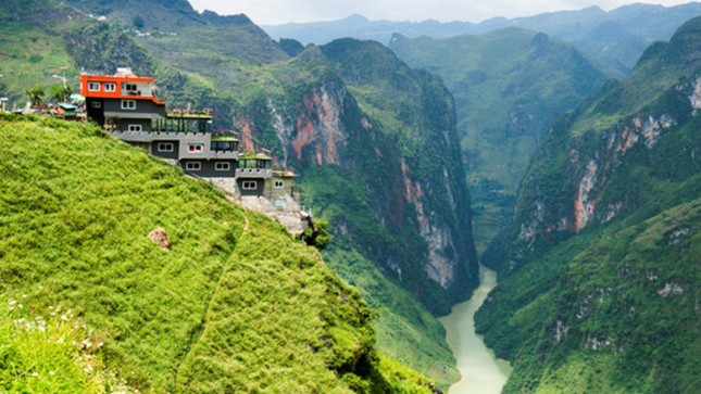 Hà Giang đề xuất phương án phá nhà hàng trái phép ở Mã Pì Lèng ảnh 1