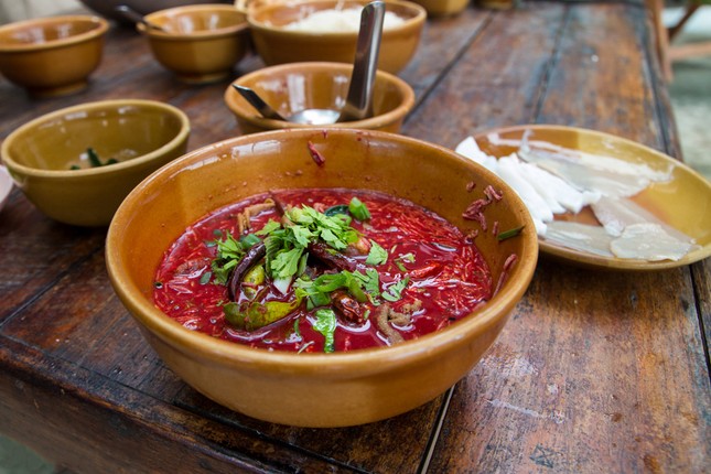 Gỏi bò sống và 6 đặc sản Thái Lan khiến khách nước ngoài sợ hãi ảnh 1