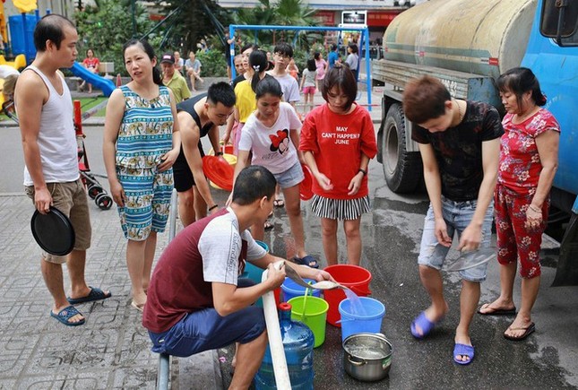Từ vụ "đầu độc" nước sông Đà: Thay thế nguồn nước nếu không đảm bảo ảnh 1
