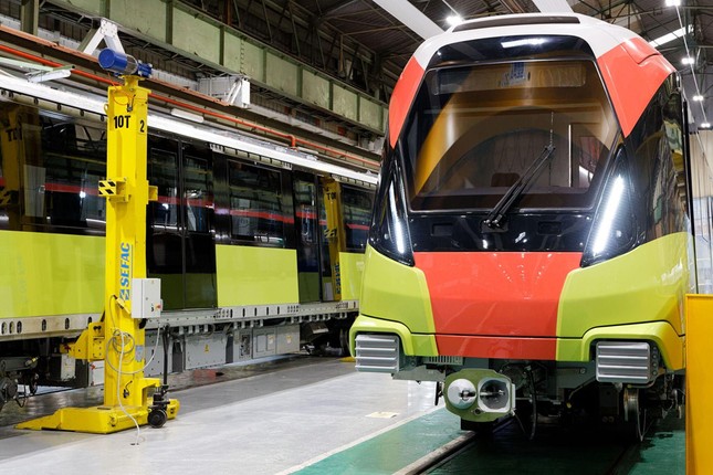 Hình ảnh tàu tuyến metro Nhổn - Ga Hà Nội đang lắp ráp tại Pháp ảnh 2