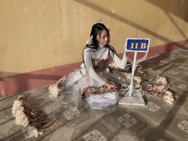Bộ trang phục tái chế "0 đồng" khiến cộng đồng mạng trầm trồ vì độ sáng tạo ảnh 3
