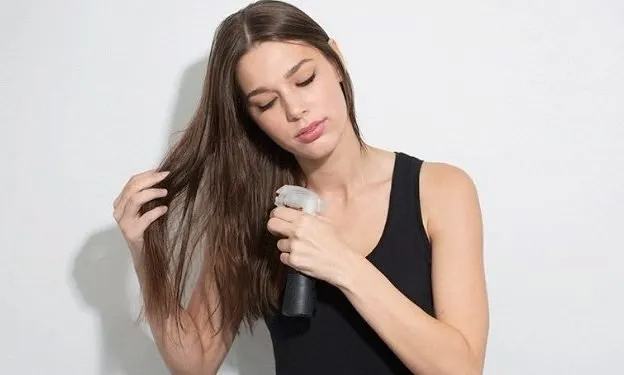 Những cách "chữa cháy" mái tóc bết dính trong ngày Đông lạnh ảnh 6