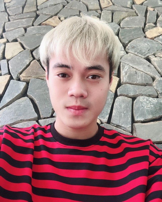 Nhọ như Văn Toàn: Lâu lâu mới đăng hình "sống ảo", chưa được khen thì đã bị bạn gái bắt lỗi ảnh 4